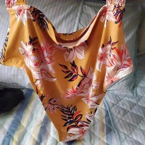 ☆☆☆Bathing suit - Picture 3 of 5